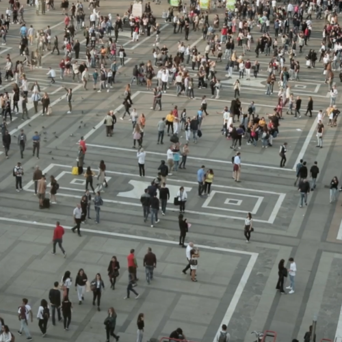 Con gli occhi aperti in un ruggito